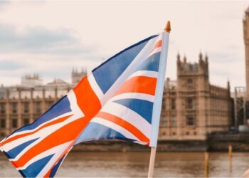 Job alert: UK There are around 1.7 lakh job openings for immigrants on the government website.